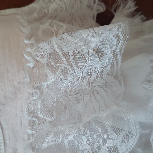 UK2LA WHITE RUFFLE TOP - Picture 3 of 8
